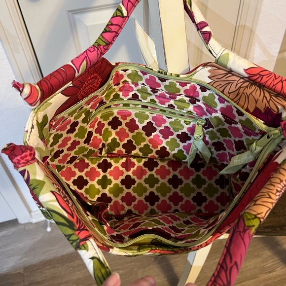 Vera Bradley hand tote bag in Hello Dahlia - Picture 4 of 5